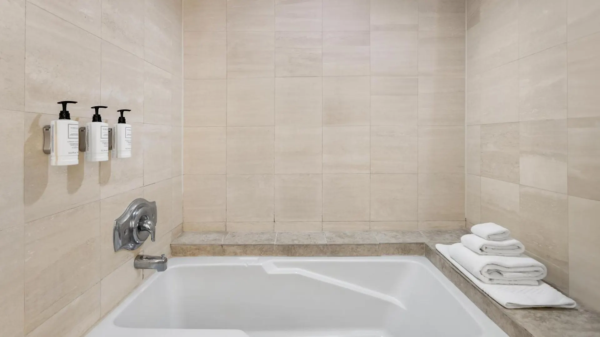 Coconut Malorie Resort Hotel, Ascend Hotel Collection Ocean City