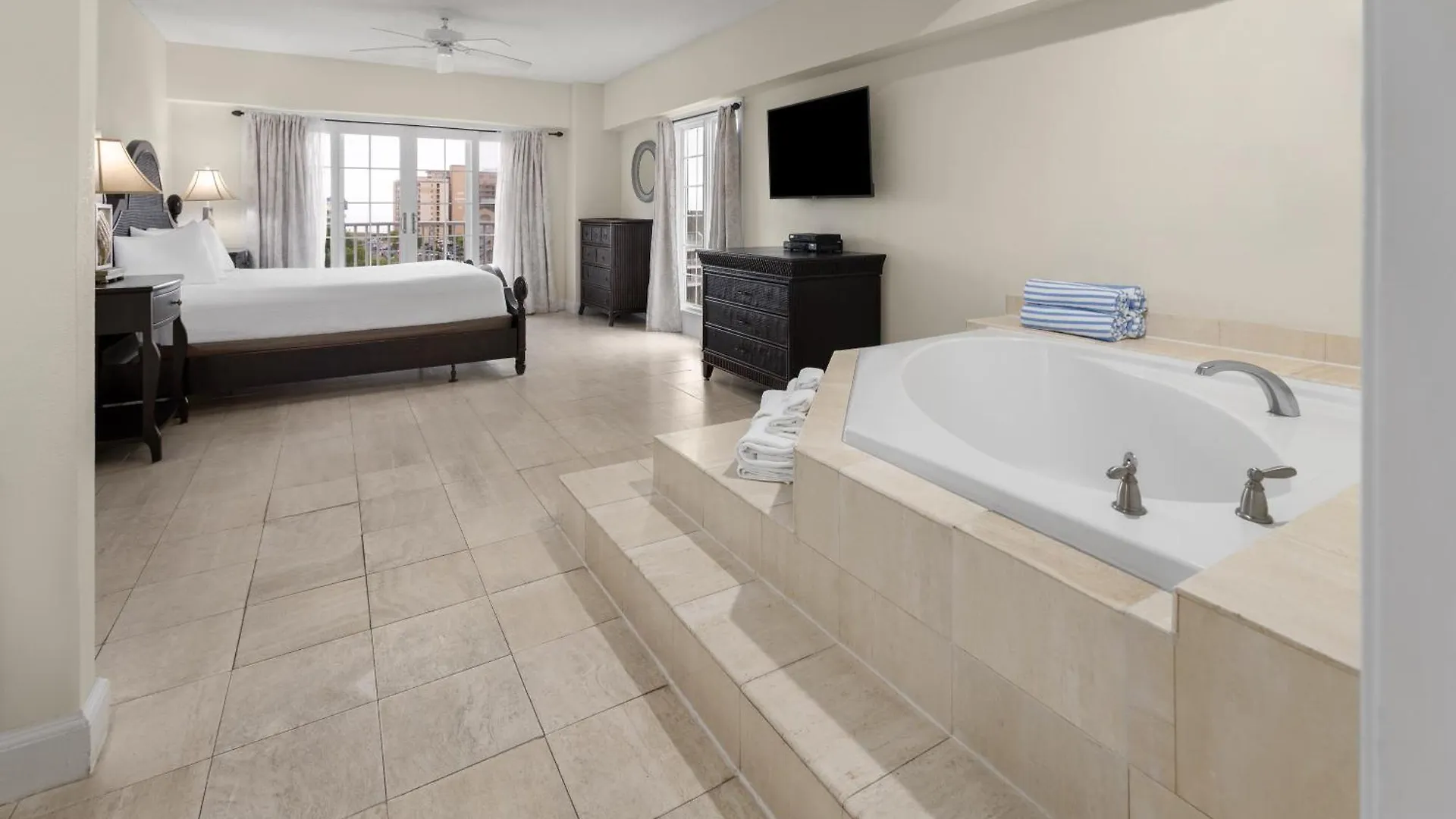 Coconut Malorie Resort Hotel, Ascend Hotel Collection Ocean City